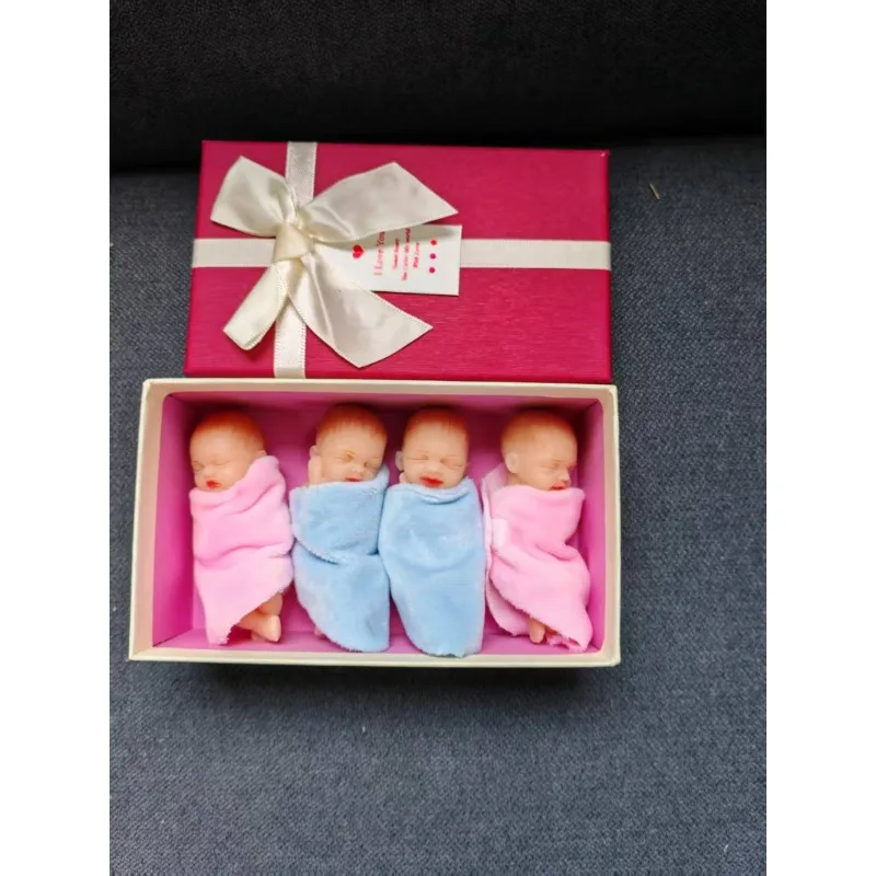 Coffret Cadeau 4 Mini Bébés endormis - Poupées Réalistes