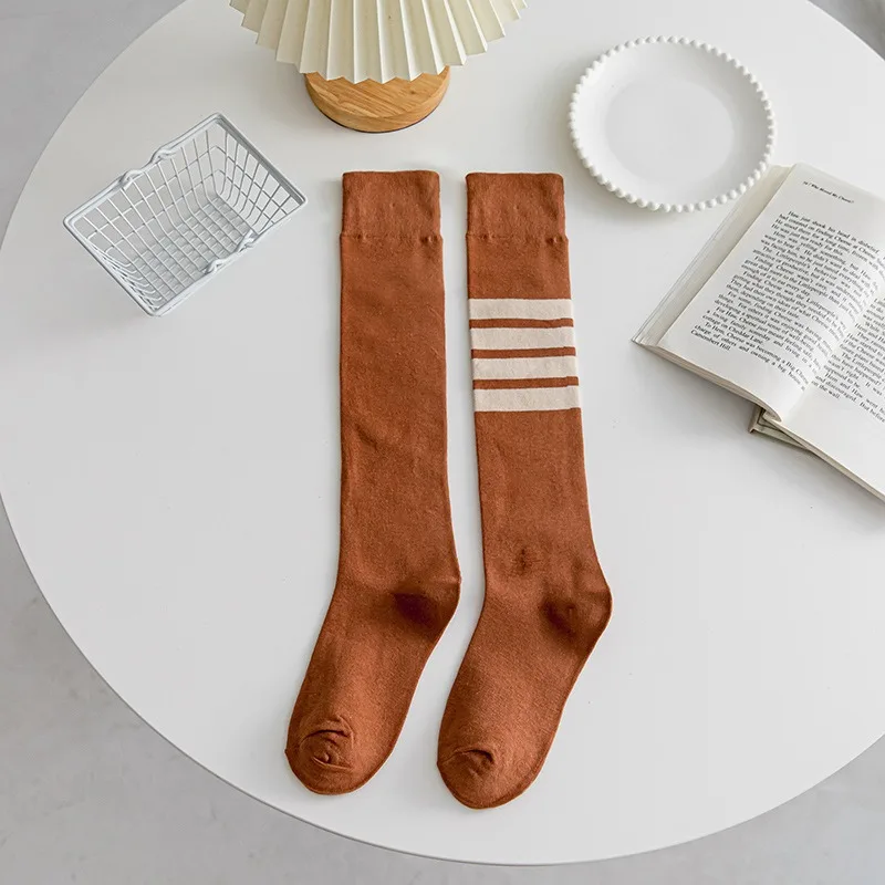 4 Paar Frühlings- und Herbstmode, neue, einfache und vielseitige Damen-Beinsocken, gestreift, sportlicher Stil, mittellange Baumwollsocken – Detail 17