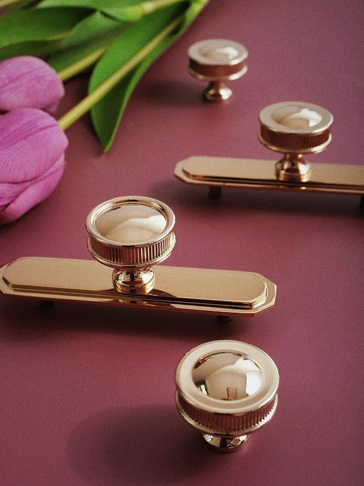 

Furniture Shoe Cabinet Drawer Electroplated Golden Pure Brass Cabinet Door Light Handle Wardrobe Door Nordic Shell Shape Handle