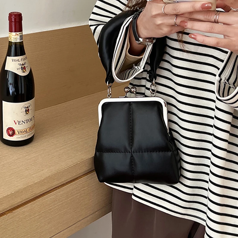 

Модная женская сумка на застежке, винтажная сумка через плечо с цепочкой и надписью Kiss Lock, женская сумка-мессенджер в Корейском стиле на плечо, однотонная сумка для телефона