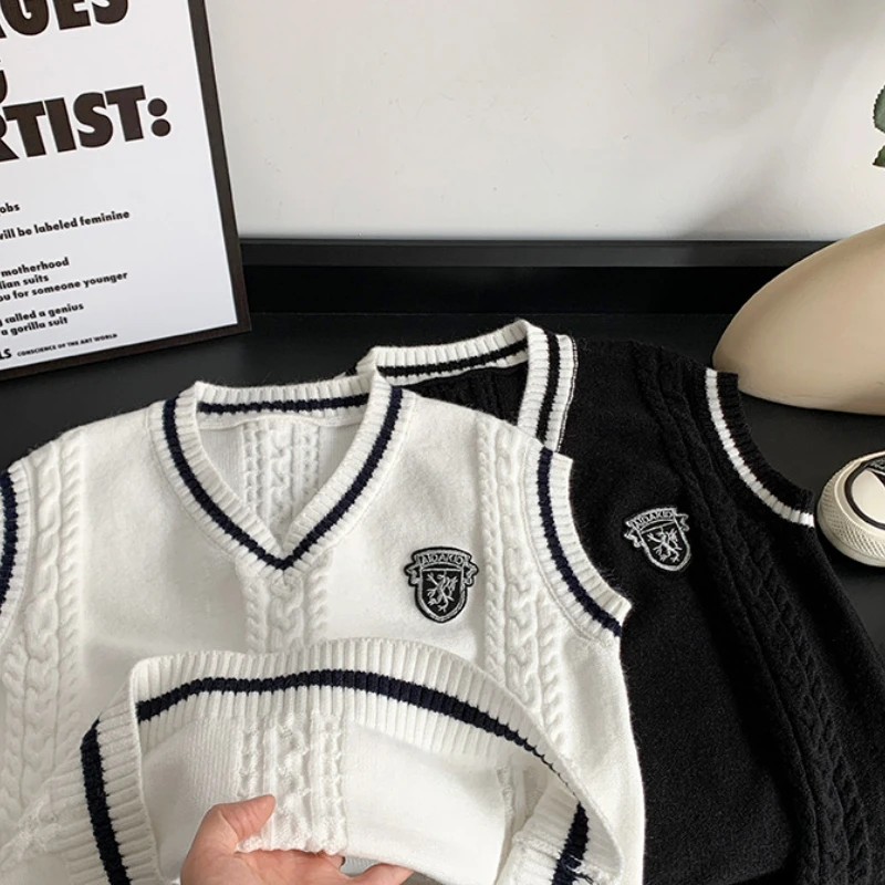Preppy Style Autumn Kids Boy Knitted Waistcoat Milk White/Black V-neck Sleeveless Vest Children Fashion Versatile Clothes E3015