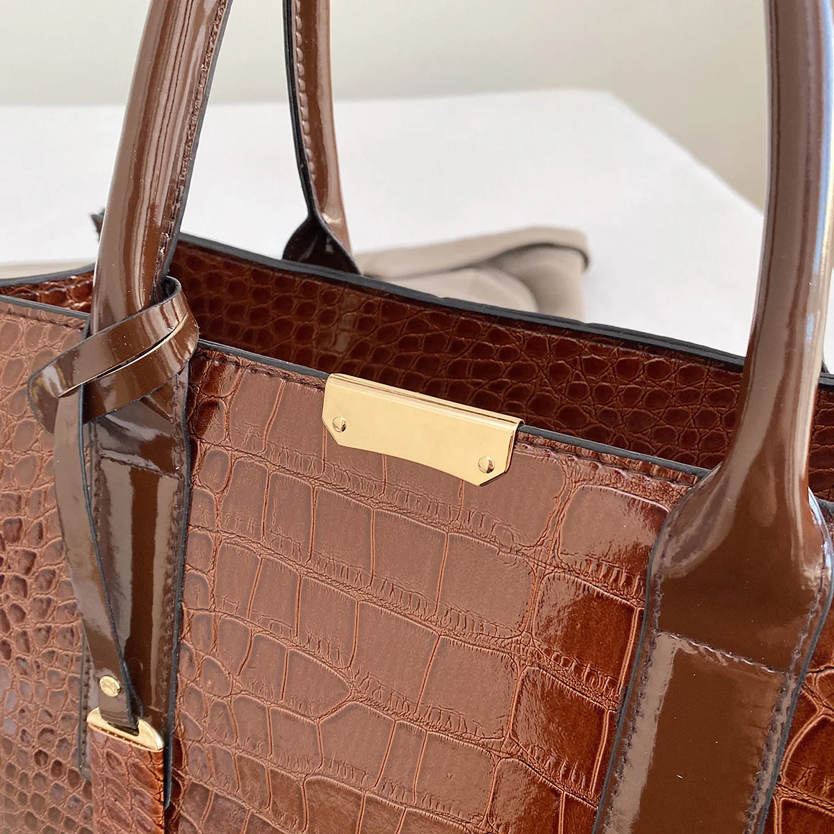 Crocodile Women's Crossbody Patent Leather Women's Messenger Bag Bag High Quality Ladies Handbag