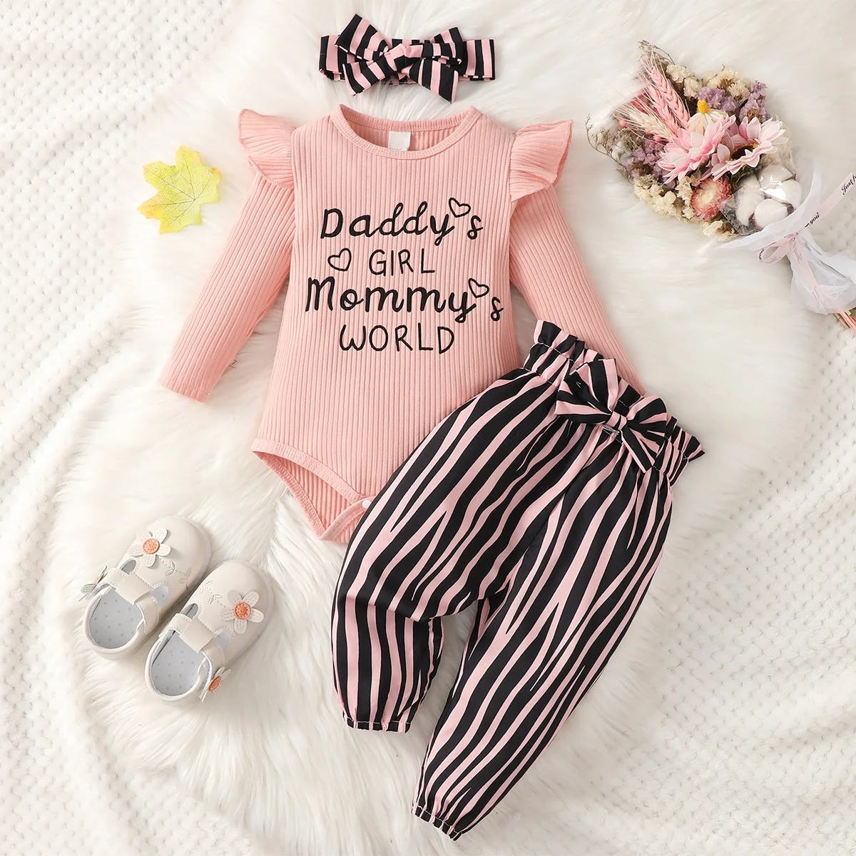 여아용 레터 그래픽 러플 트림 바디 수트 및 스트라이프 페이퍼 백 허리 활 바지, 머리띠 세트 포함