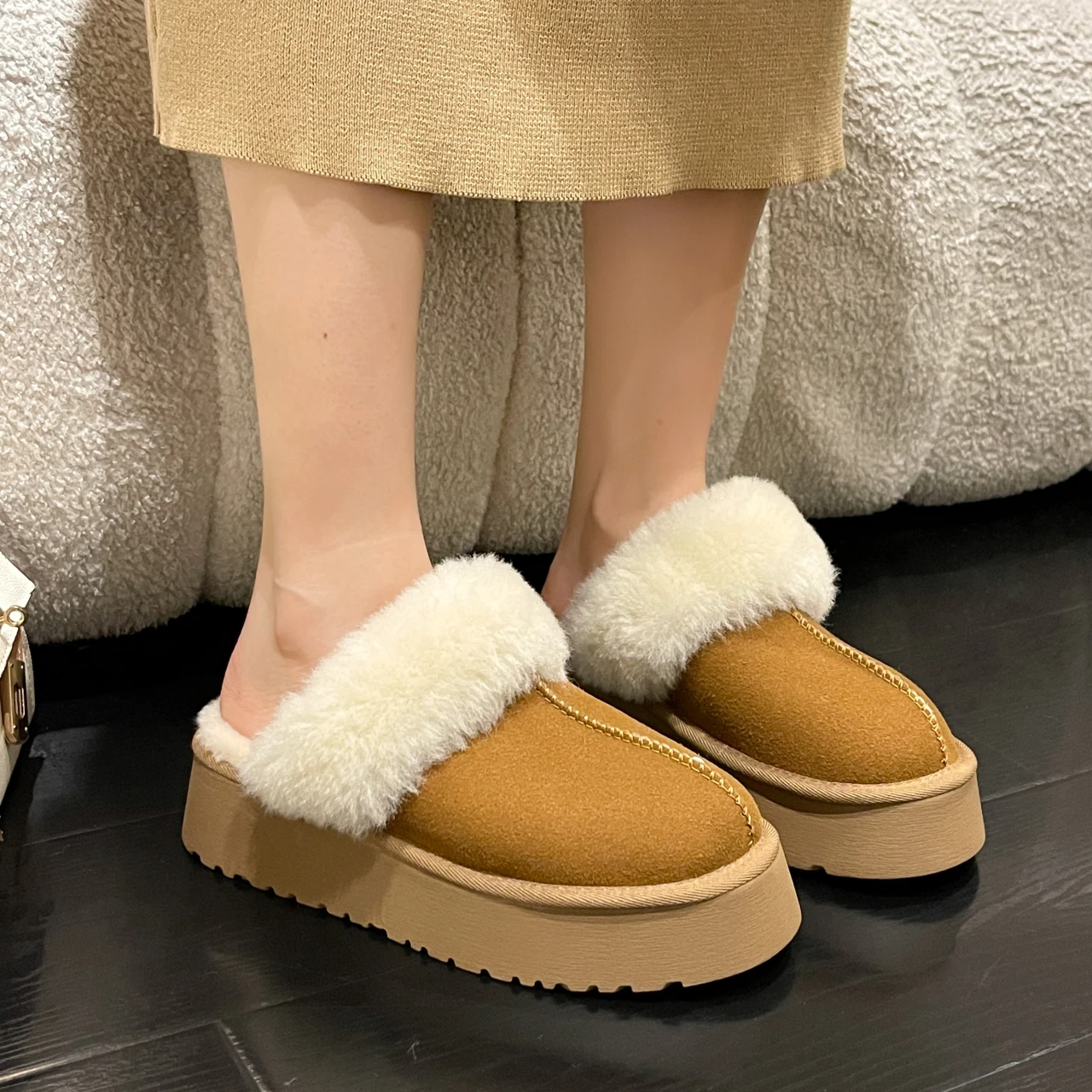 

Womens Round Toe Platform Mules Warm Winter Imitation Wool Fur Furry Flats Slippers Flip Flops Shoes New 2024