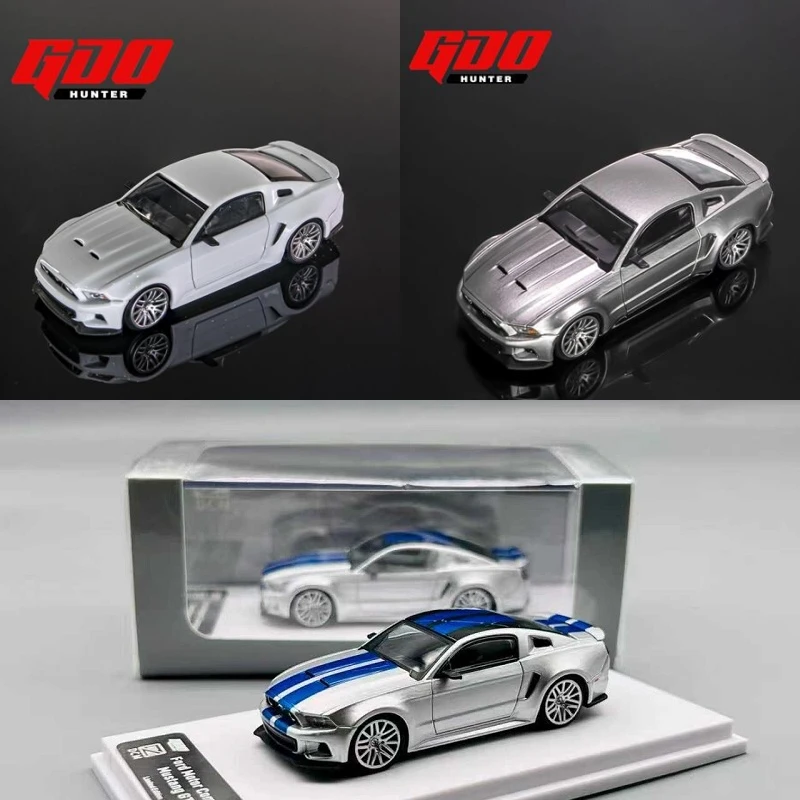 GDO Hunter x DCM 1:64 Mustang GT 2014 NFS Silver Blue / Pearl White / Silver Diecast Model Car