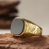 Bagues élégantes et rétro en onyx noir, simples et semblables aux affaires, en acier inoxydable 316L avec placage en or 18 carats.