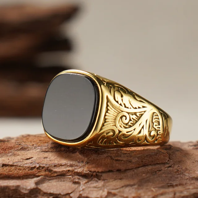 Bagues élégantes et rétro en onyx noir, simples et semblables aux affaires, en acier inoxydable 316L avec placage en or 18 carats.