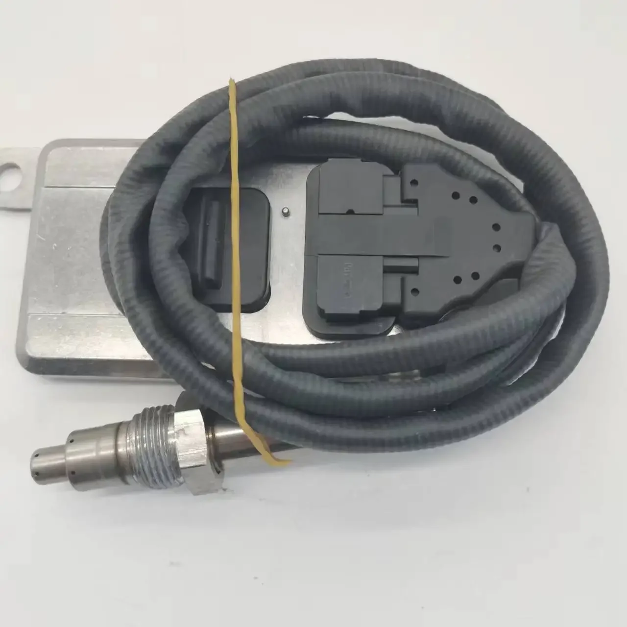24V Nox sensor 5801754016 5WK96733B 5WK9 6733B  NOX Sensor  Nitrogen Oxygen Sensor  For IVECO Truck