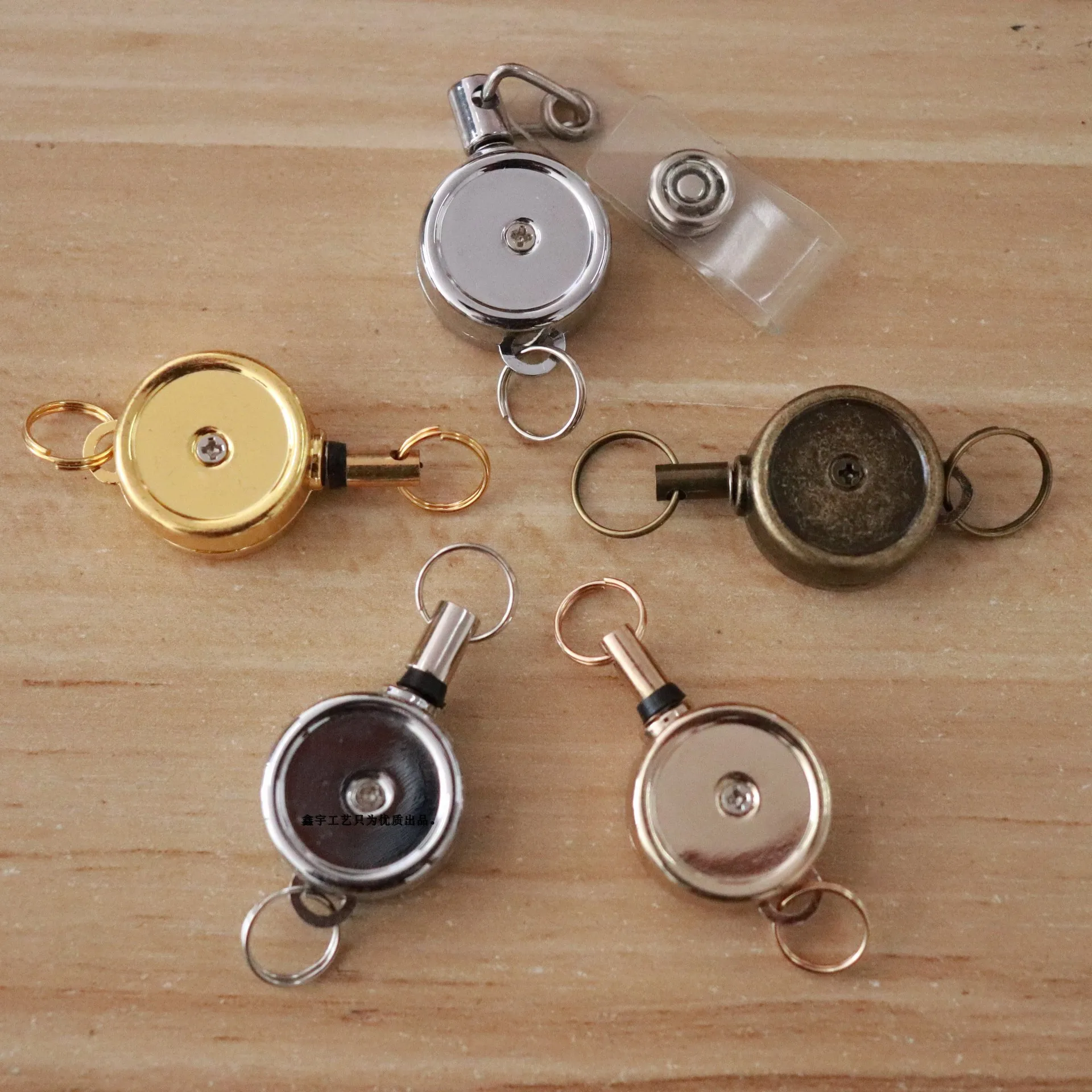 

1PC Retractable Pull Badge ID Lanyard Name Card Holder Reels Key Ring Clips Anti Lost Ski Pass ID Card Holder Key Ring