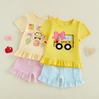 Completo per bambina per il ritorno a scuola, top a maniche corte con ricamo a forma di autobus scolastico, pantaloncini a righe con elastico in vita, set di 2 pezzi.