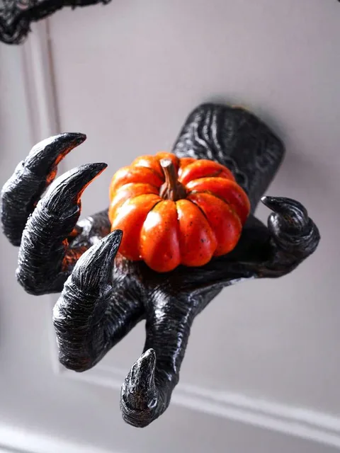 1pc Resin Claw Hand, Halloween Decorations, Wall Mounted Creepy Reaching Hands with Lighted Candles, Life-Sized Horror 1