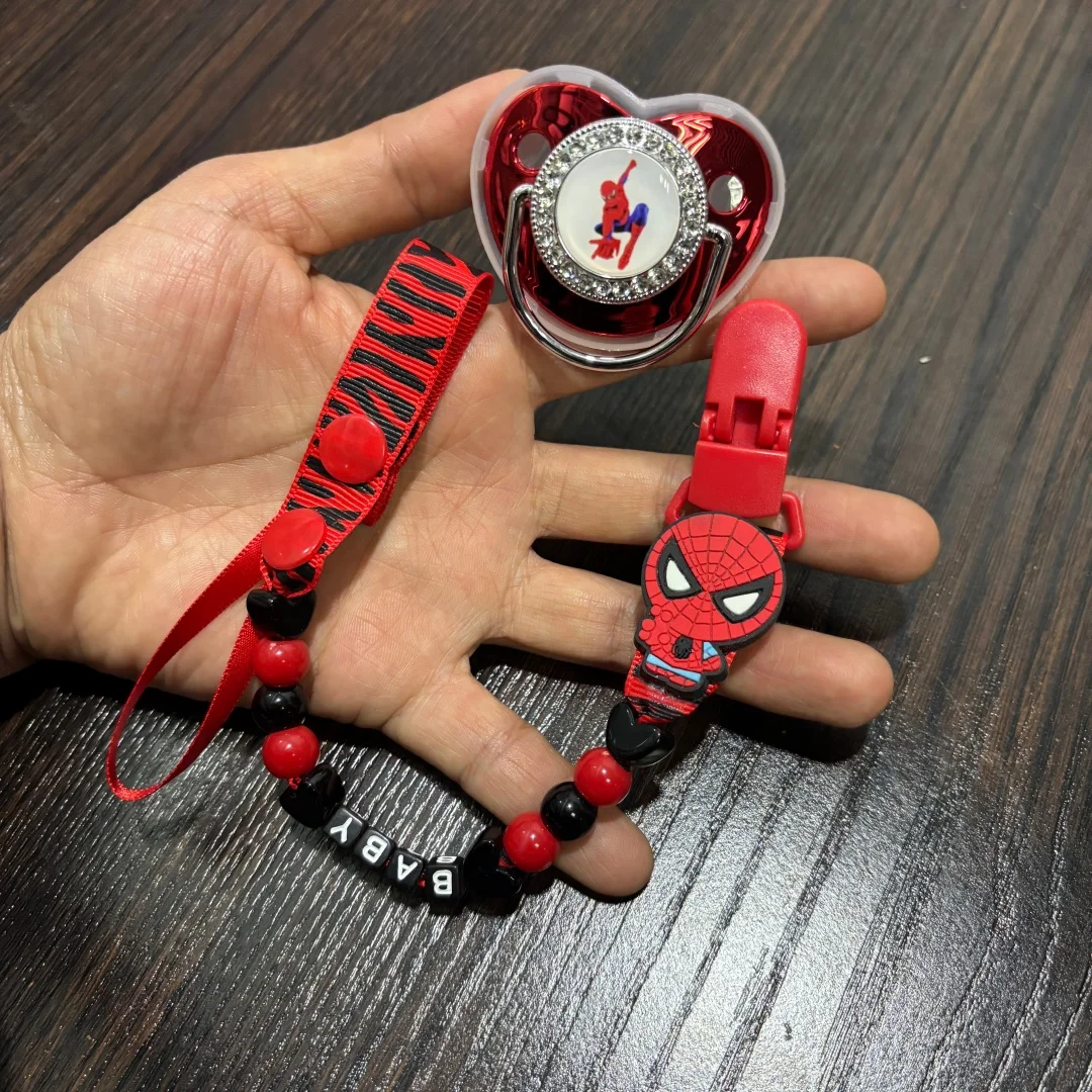 Ciuccio per neonati con texture realistica del capezzolo, con tappo antipolvere e clip con catenella anti-caduta, sicuro da usare - immagine 4