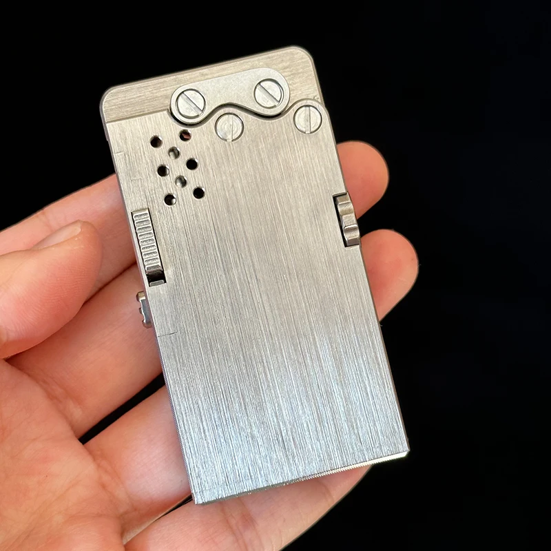 Handmade Brass Mechanical Automatic Ignition Kerosene Lighter Creative Titanium Alloy Lighter Men's Collectible Gift