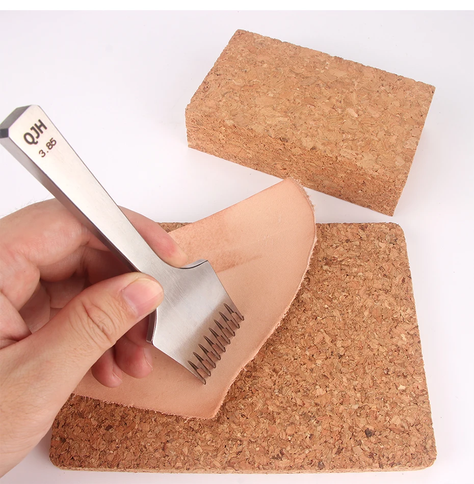 QJH 2 Piece Leather Craft Punching Pad Rubber Mute Board Cutting Hole Stamping Tool, Stamping Mallet Mat Protective DIY Craft