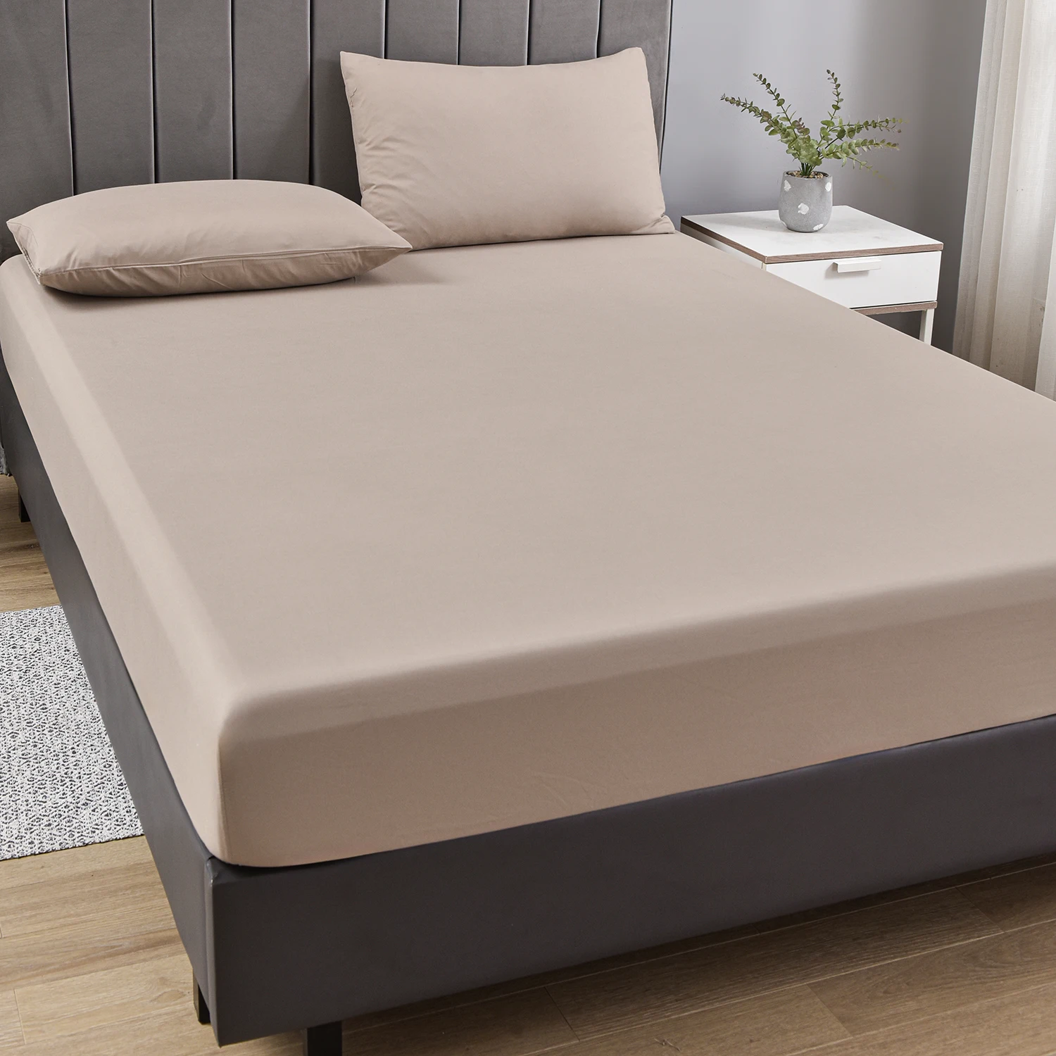1pc Brushed Fitted Sheet Soft Comfortable Solid Color Light Grey Bedding Fitted Sheet for Bedroom Guest Room Student Dorm Hotel 5