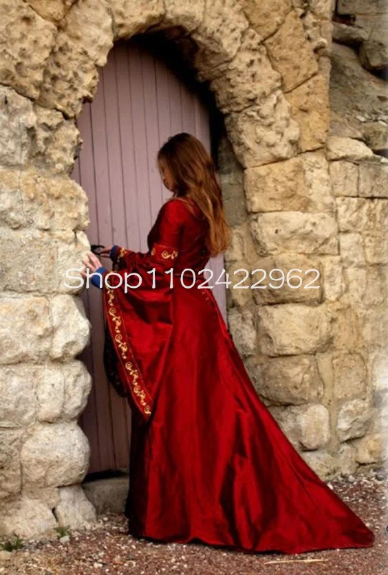 Red Lady Medieval Halloween Prom Occasion Dresses Fairy Long Sleeve Gold Applique Embroidery Movie Cosplay Evening Gown