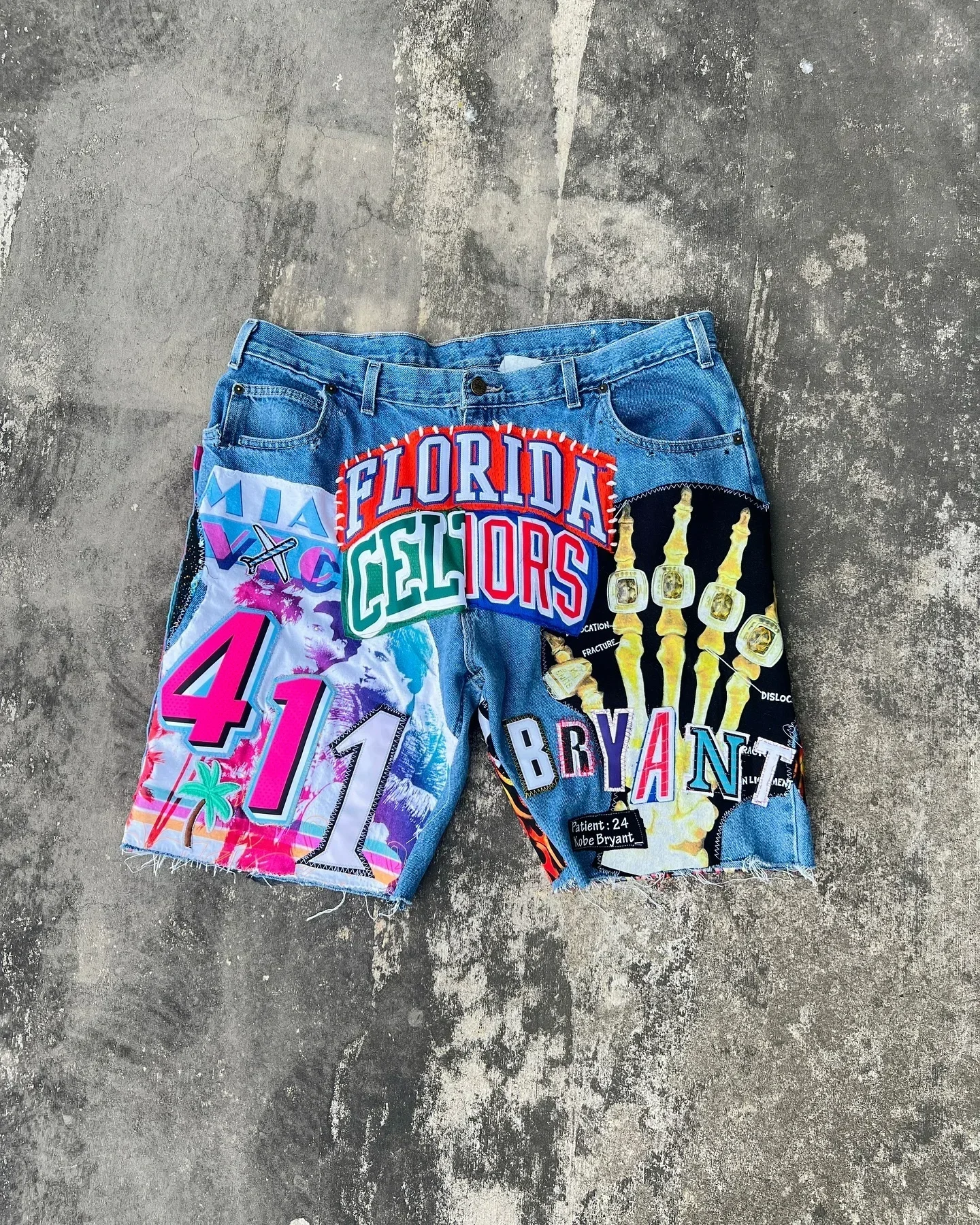 New Y2K Denim Shorts Fashion Retro Punk Splicing Pattern Blue Loose Denim Fitness Shorts Hip Hop Mens Women Street Casual