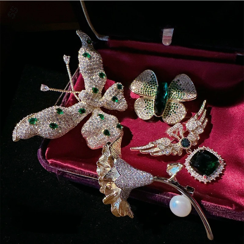 Popular Emerald Wings Zircon Brooch for Male/Female Garment Ornament Accessories High Quality Gemstone Inlaid Corsage Pins