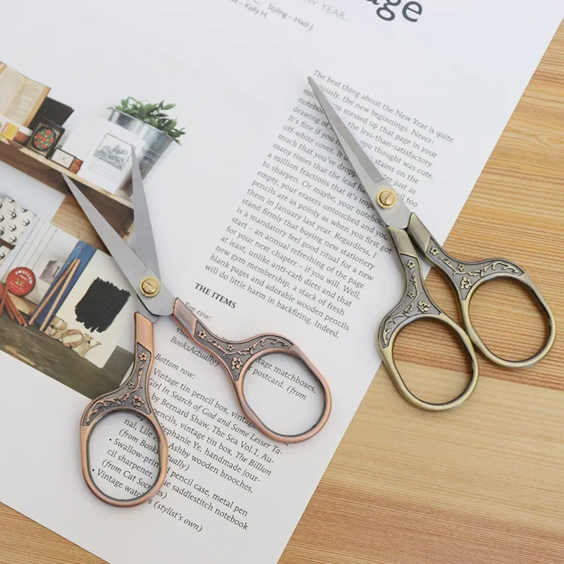 Sewing Scissors Vintage Stainless Steel Fabric Cutter Embroidery Plum Blossom Pattern Tailor Thread Sewing Tool
