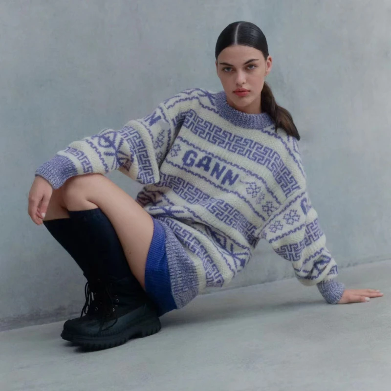 

2023 New Autumn and Winter Women Purple Classic Intarsia Round Neck Wool Pullover Casual Sweater
