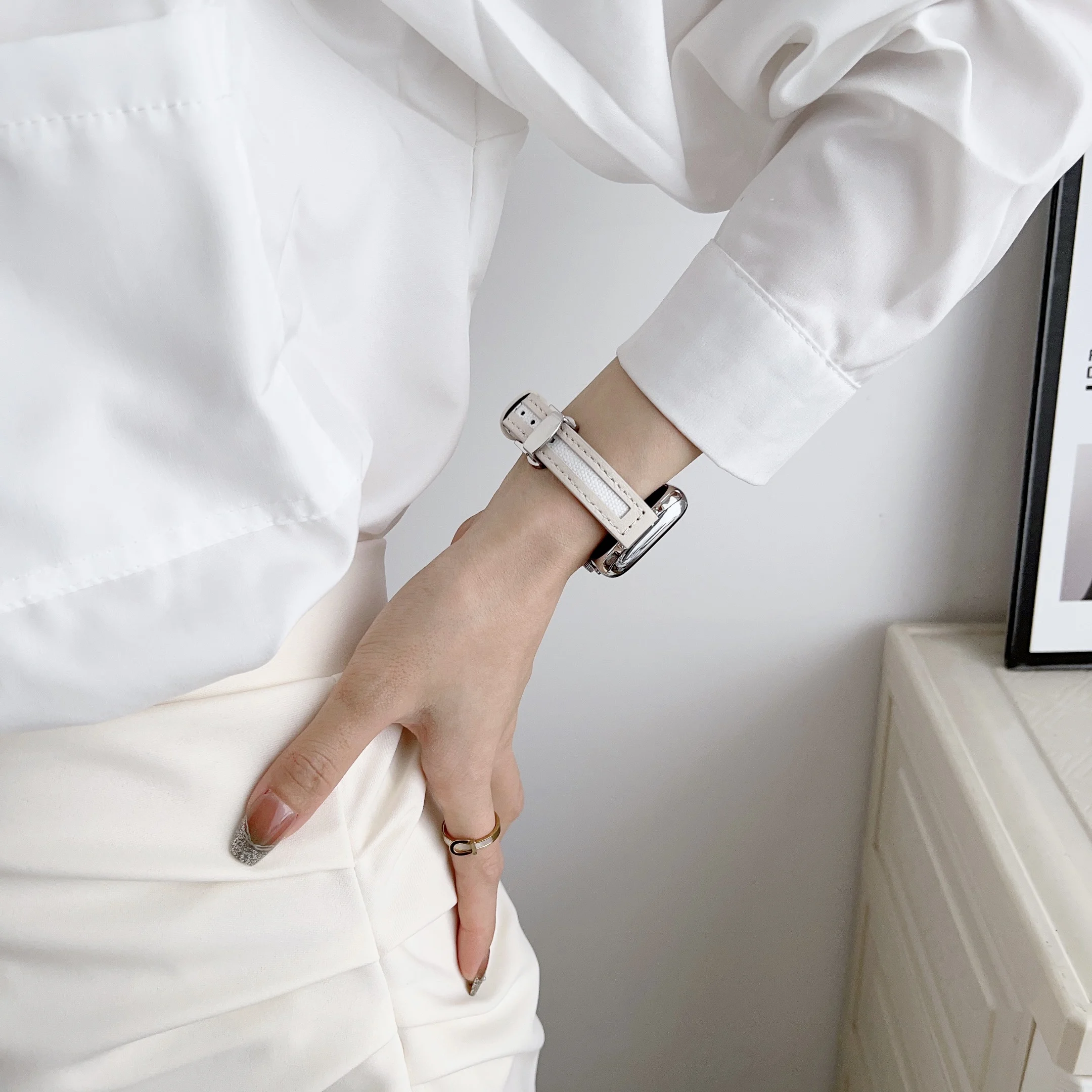 Small Slim Leather Strap For Apple Watch Ultra 49mm 8 7 45mm 41mm Watch Replacement Wristband For iwatch 6 5 4 3 SE 44/40mm 42mm