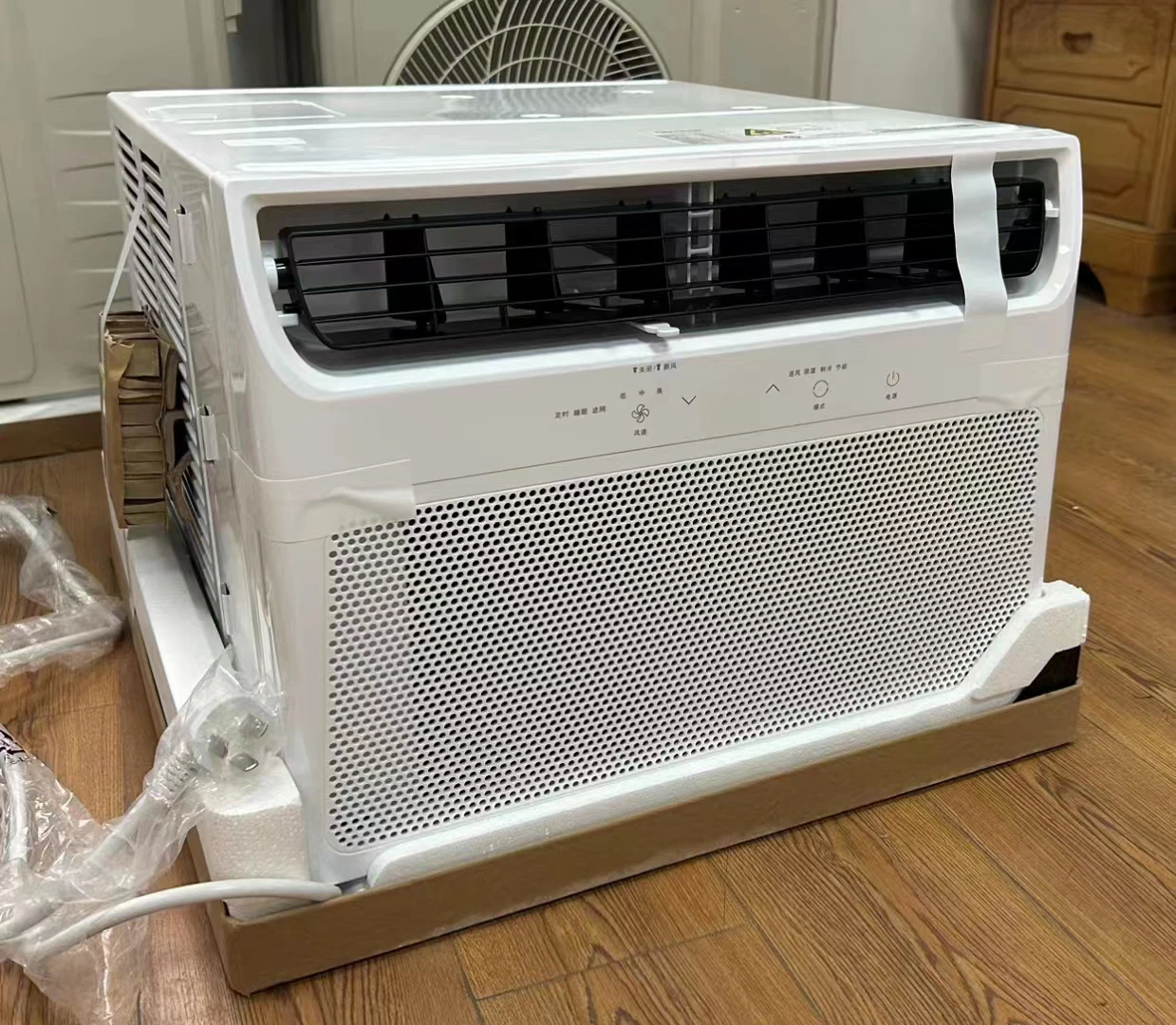 220V 50Hz 12000 BTU Window Air Conditioner High-Efficiency Cooling for Home or Office 3