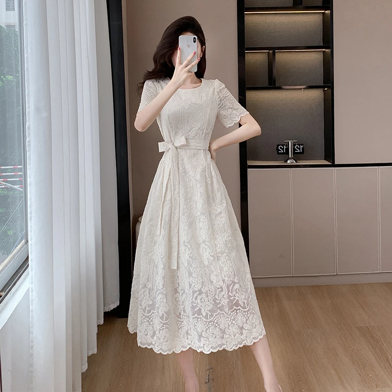 

2024 Summer New Tiansi Embroidery Style Slim Fit Dress Fashionable and Elegant Round Neck Short Sleeve Lace up Long Dress