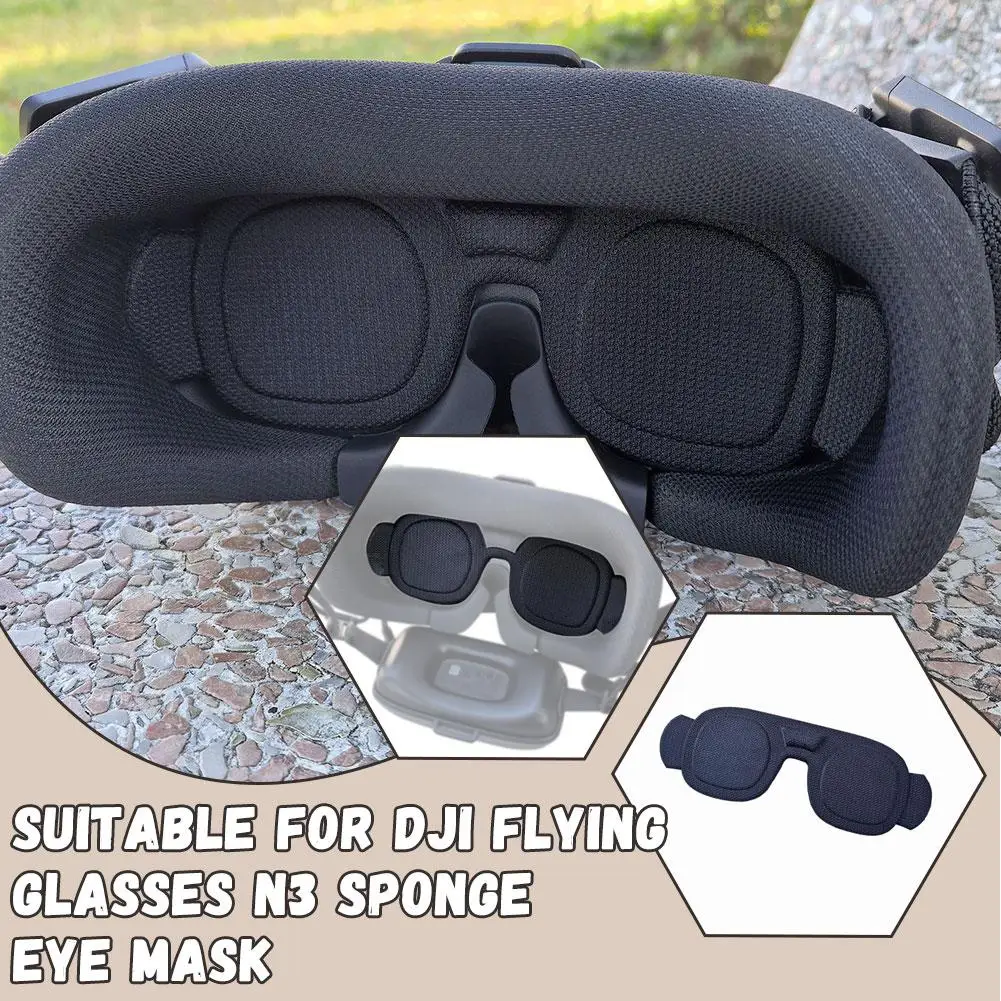 Vue de dos de la housse anti-poussière et pare-soleil pour DJI Goggles N3, avec élastiques de fixation.