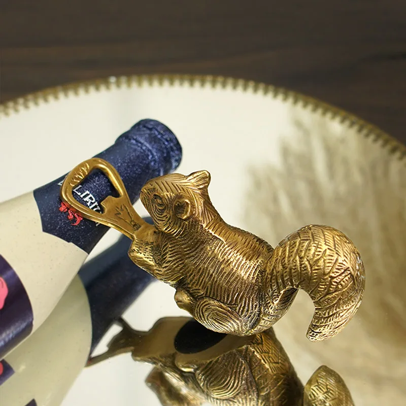 

Brass Handmade Vintage Squirrel Shaped Bottle Opener Personalized Light Luxury Wine Driver Decorative Gift