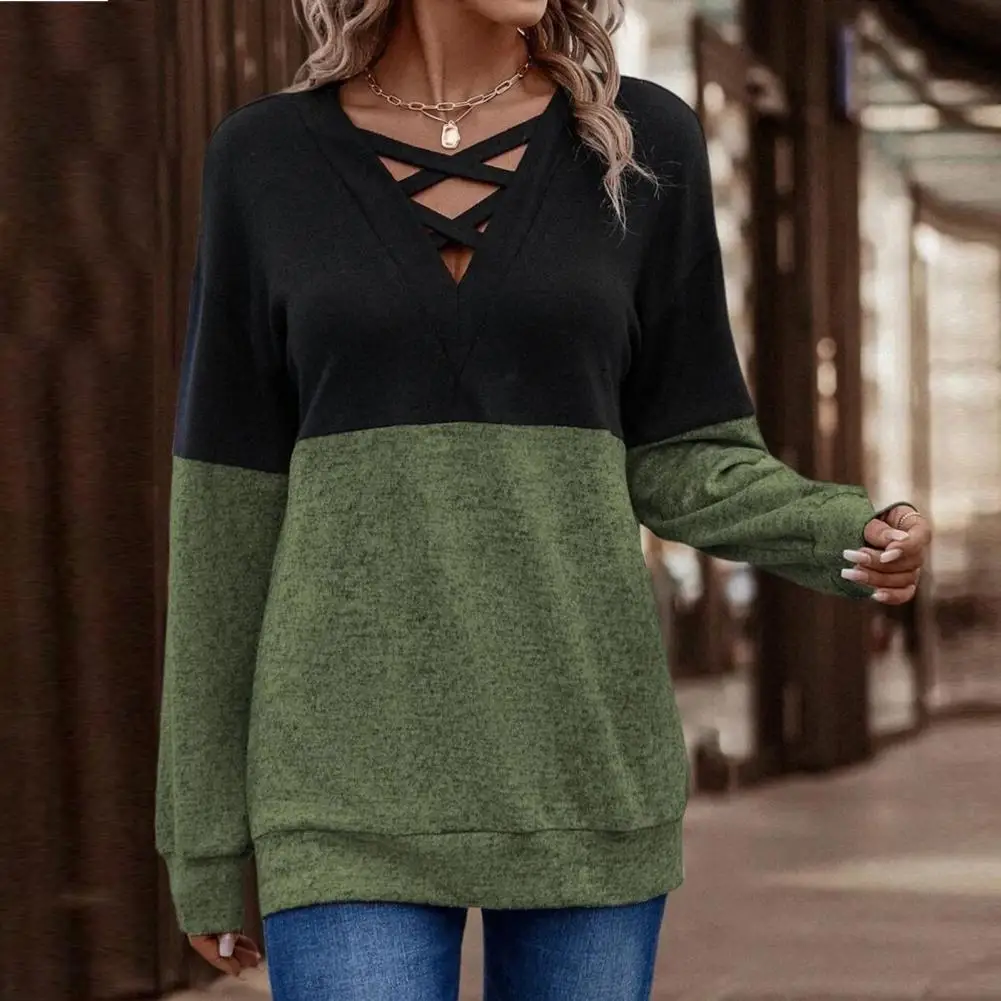 

Loose Fit Long Sleeve T-shirt Colorblock V Neck Long Sleeve T-shirt for Women Soft Breathable Pullover with Hollow Out Detail