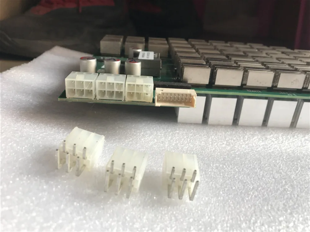

Asic Miner 50pcs 6 Pin Header Male Pin Right Angle Power Connector For Antminer S9 S9k S9 SE L3+ DR3 T9 Z9 Z11 Innosilicon A9