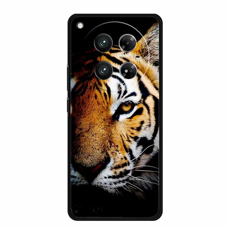Stylish Black Silicone Soft Back Cover for Smartphones - 6.78  Capa
