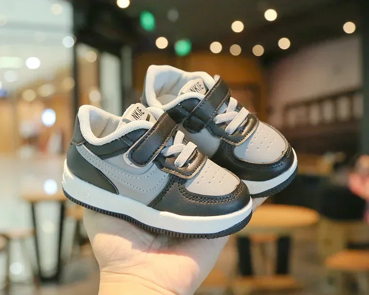 Description Picture 4 of itemMinimalist Style Solid Color Boys and Girls Low Top Children's Canvas Shoes Fluorescent Candy Baby Casual Board Shoes Children's
