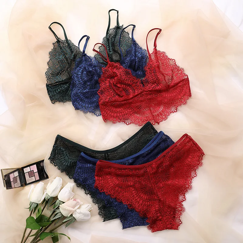 

European and American large size sexy lace lace sexy perspective lingerie set with suspender, beautiful back,