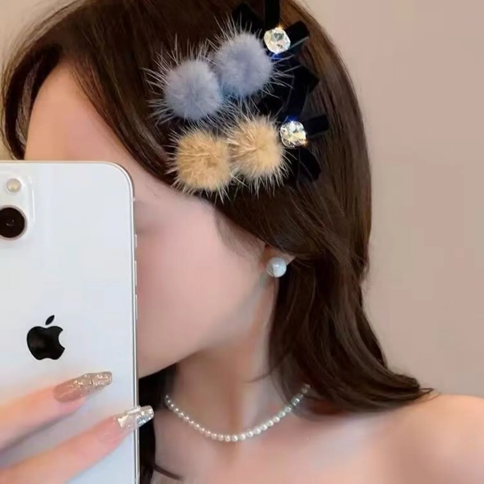 1PC Fuzzy Pompom&Velvet Bow Hair Clips, Black&Gray & Beige Bling Crystal Decor Barrettes, Elegant Retro-Style Hair Accessories