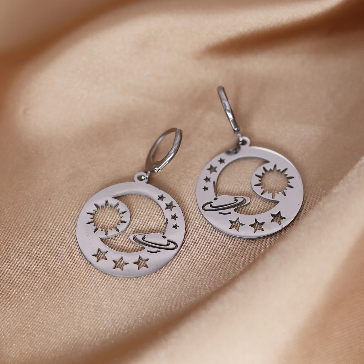 Niche Design Saturn Inlaid Zirconium Sier Female Earrings