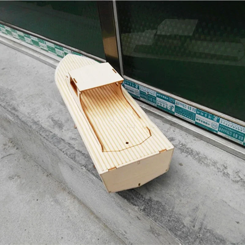 Coque en bois partiellement assemblée du kit de modèle de bateau télécommandé Sunshine