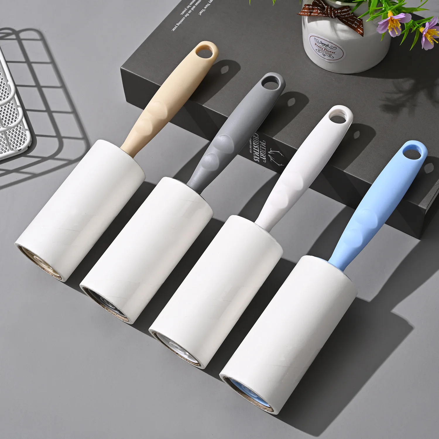 Adhesive Tear Type Roller Dust Paper Portable Cloth-Removing Sticky Roller Brush Clothes Lint Remover 1PC