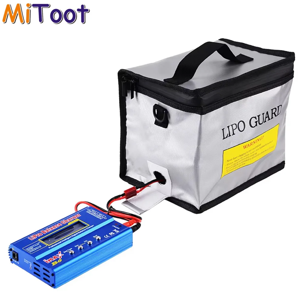 Sac de rangement ignifuge pour batterie LiPo drone ouvert avec batterie à l'intérieur, matériau résistant au feu