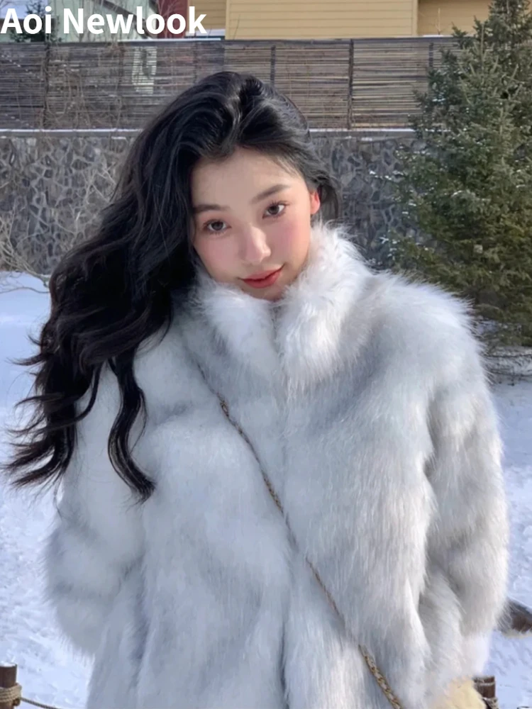 

Новинка Зима 2023, белое экологически чистое женское меховое высококачественное модное пригородное короткое плюшевое пальто из искусственной лисы, искусственная теплая куртка