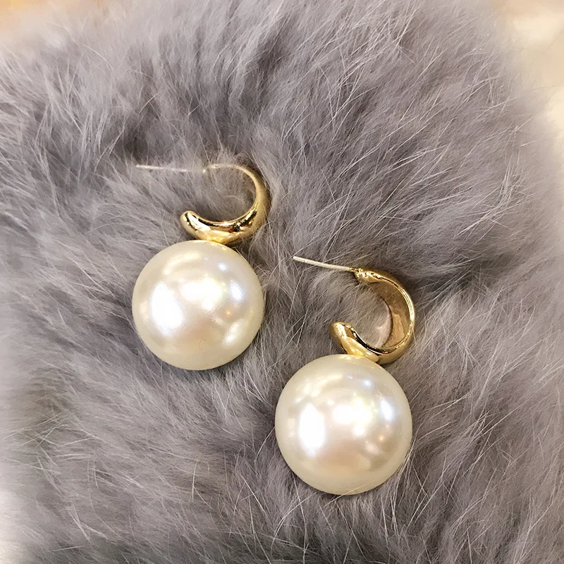 Korean Oversized Pearl Drop Earrings for Women Bohemian Golden Round Pearl Wedding Earrings Jewelry