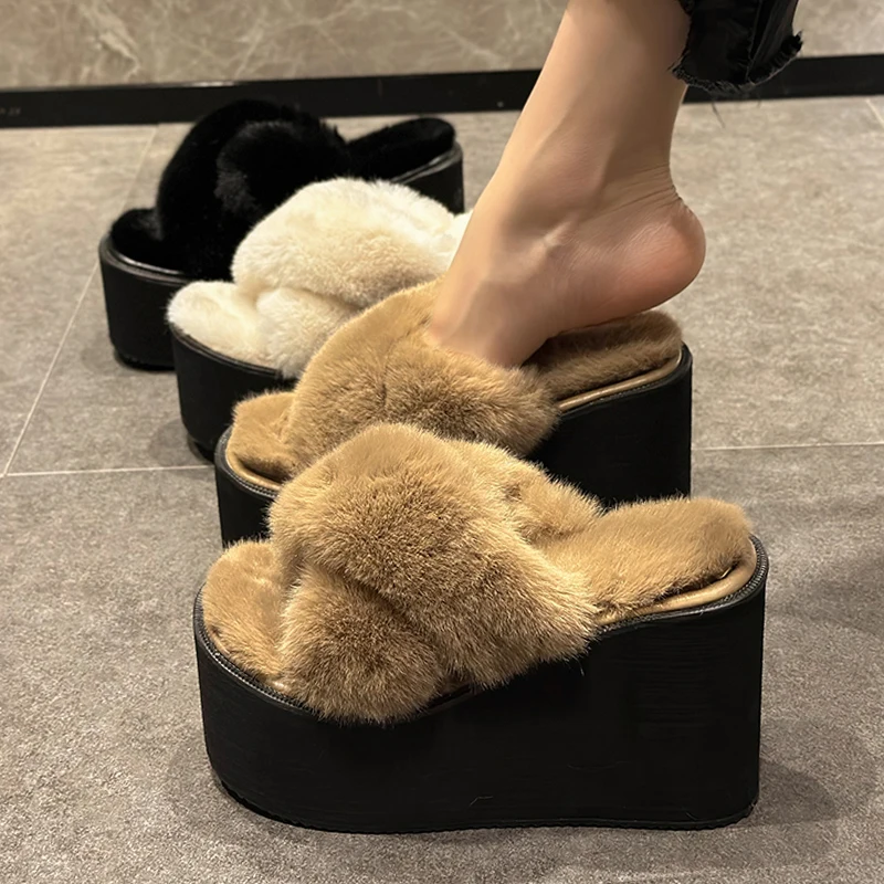 

Шлепанцы женские из флока, меховые сандалии на платформе, плюшевые Роскошные шлепанцы на танкетке, резина, искусственная ткань, 2022