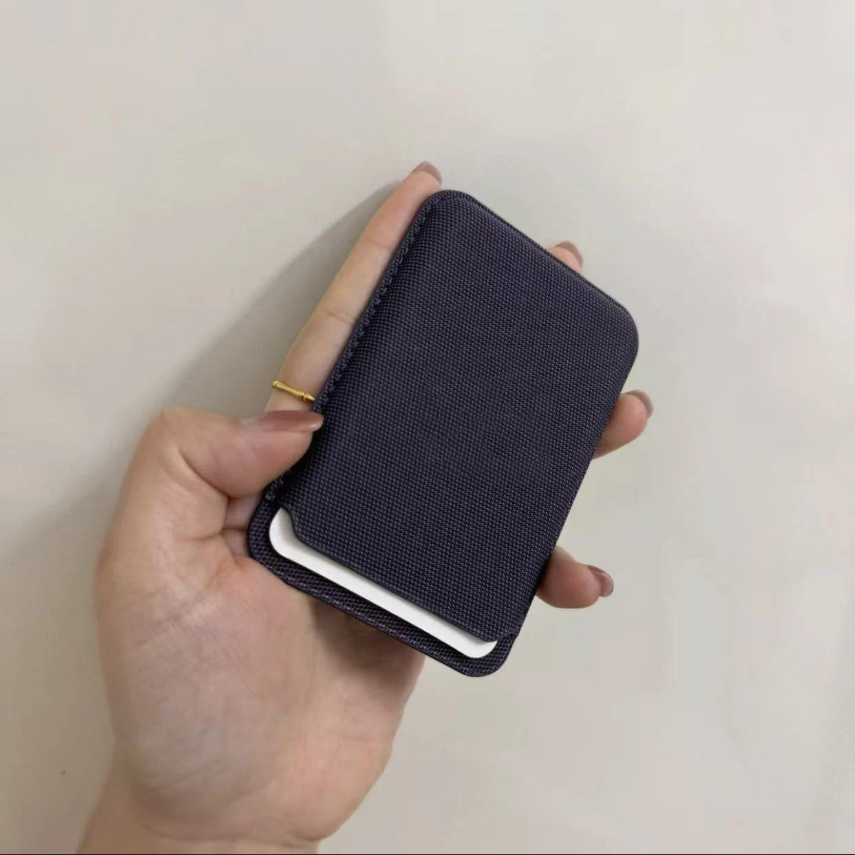 Premium Woven Magnetic Card Holder with MagSafe Compatibility