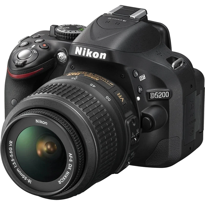 Nikon D5200 DSLR Digital Camera Set with 18-55mm Lens