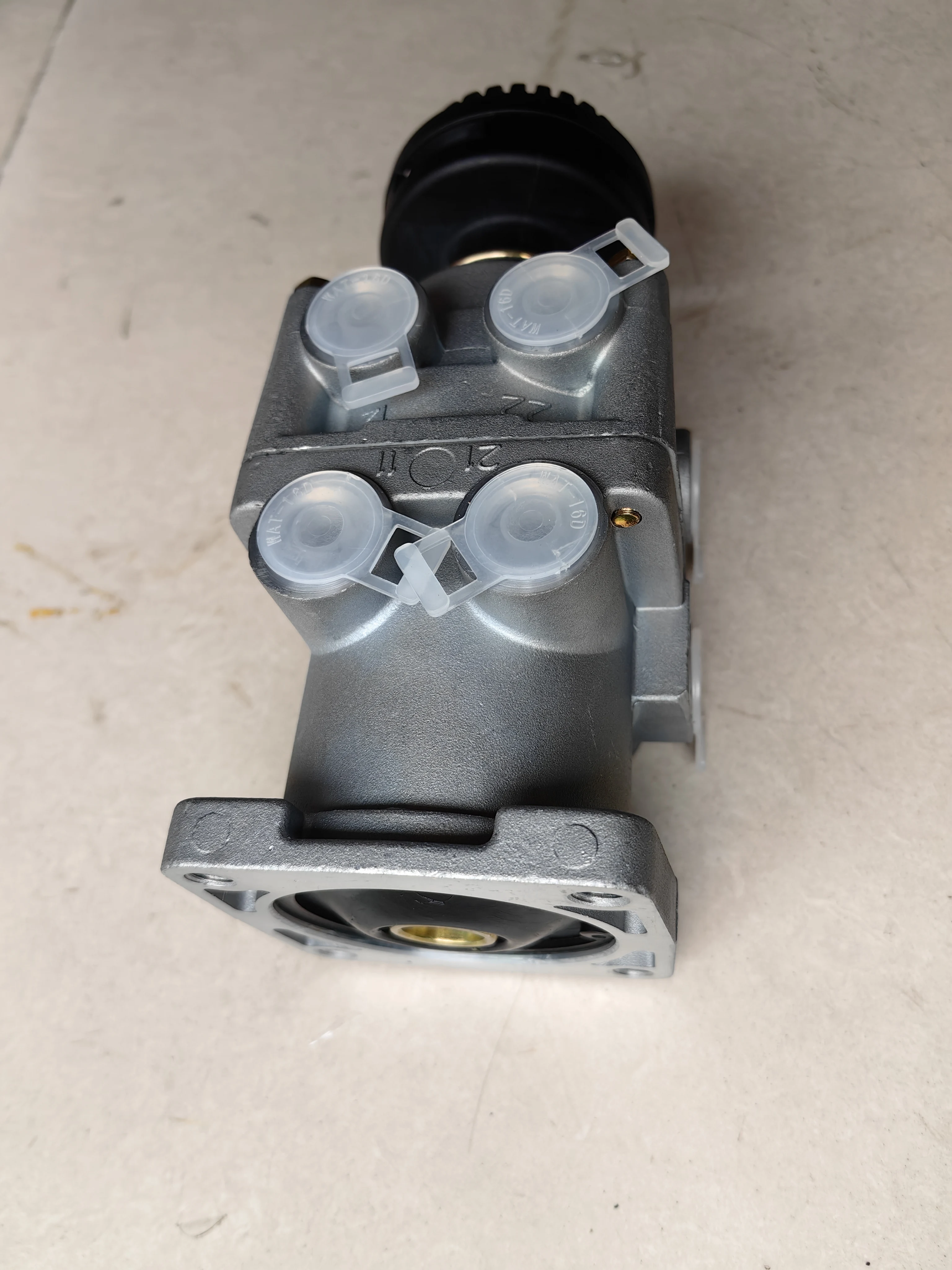 Bus Parts Yutong Brake Master Cylinder Model 3514-00026 is In Stock