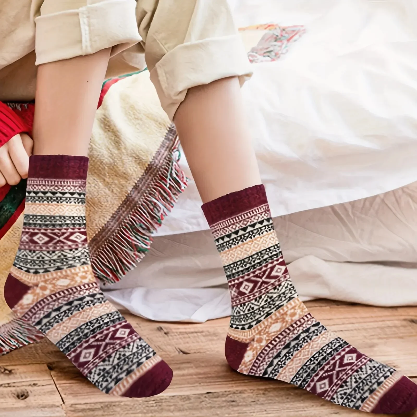 Description Picture 2 of item5 pairs of men's socks retro ethnic style medium-high stockings fall and winter thickened warm socks Japanese thick line