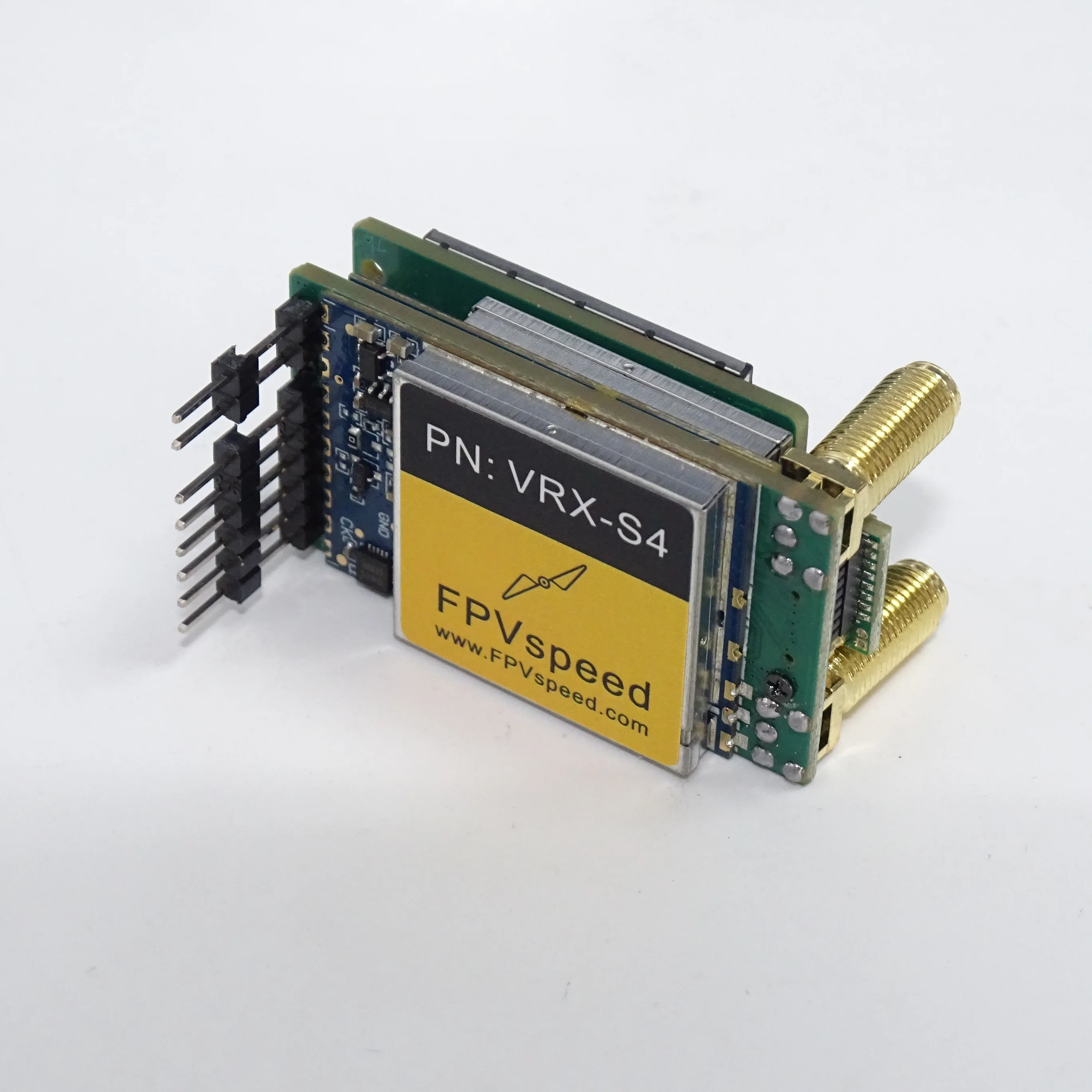 Module VRX-S4 1.2G 1.3G 9CH installé sur des lunettes FPV, vue de côté