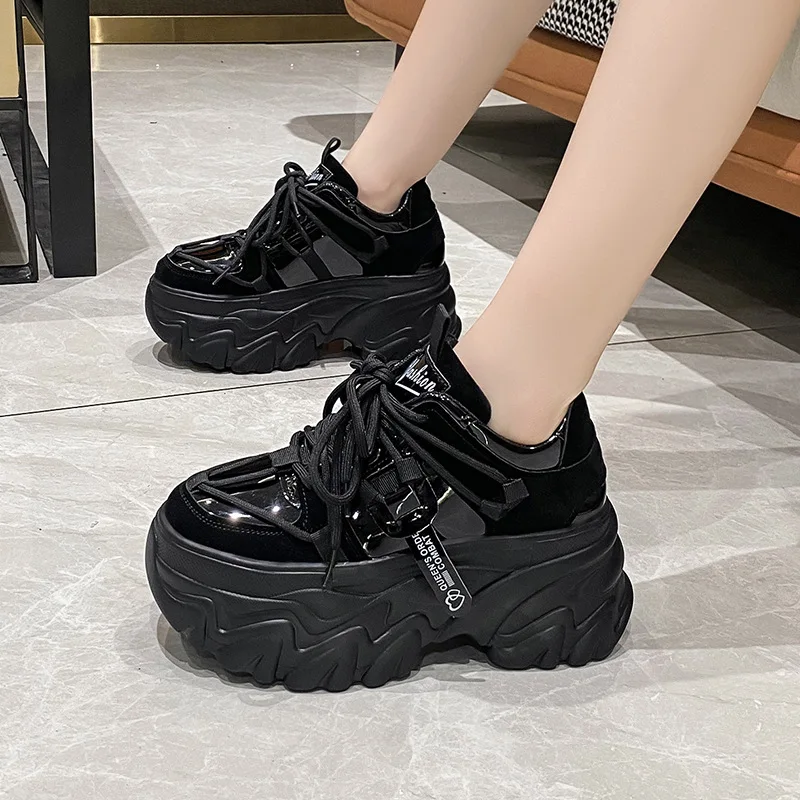 

Новинка 2023, женские кроссовки на платформе, нескользящая спортивная обувь на толстой нескользящей подошве, женские корейские модные удобные мягкие кожаные массивные ботинки для женщин