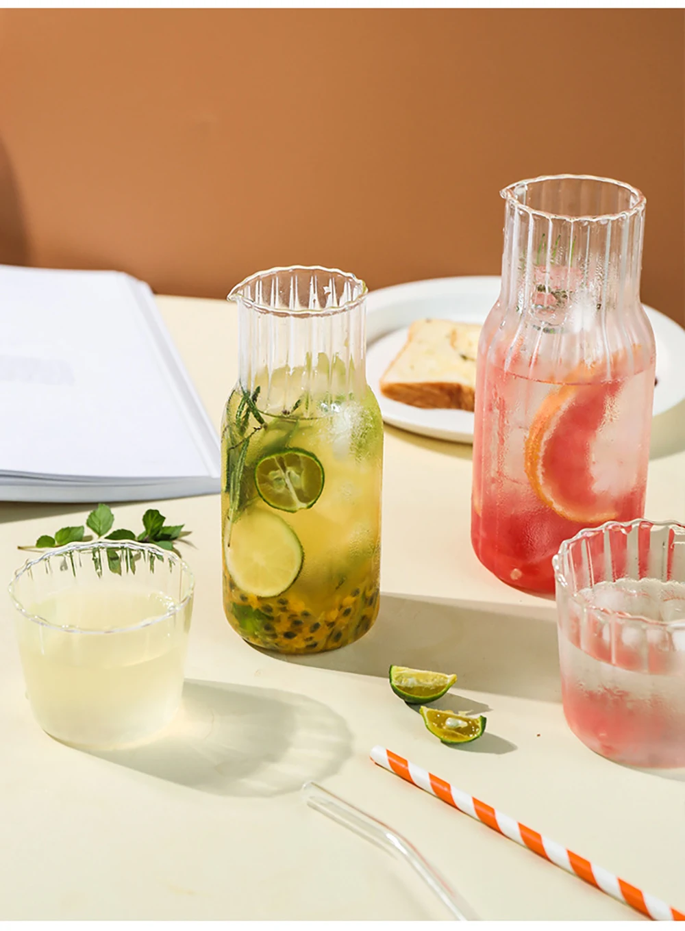 2022 Glass Water Bottle With Glass Cup Set Drinkware Bedside Carafe with Tumbler Glasses Drinking Pitcher for Milk Beverage Tea