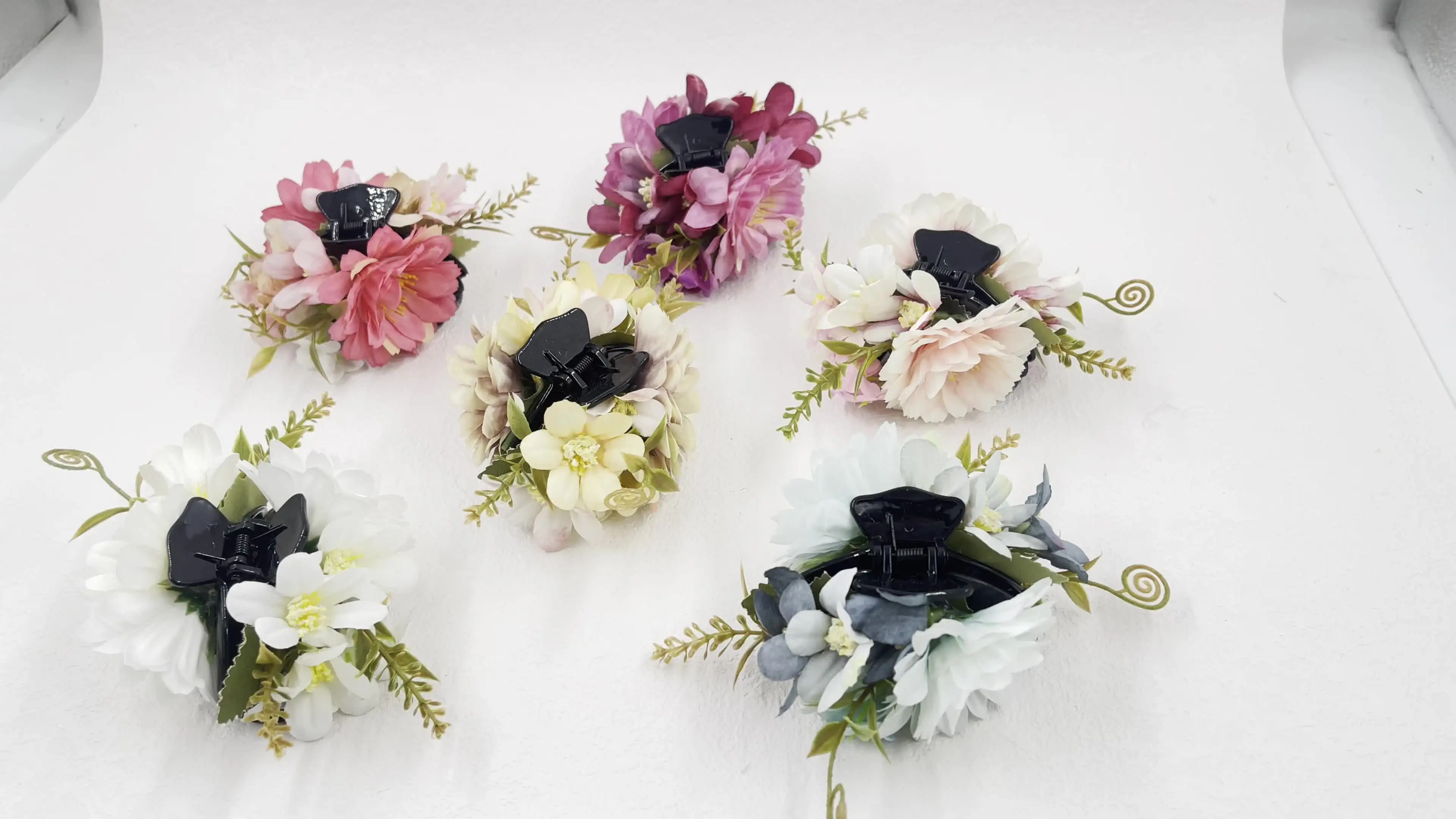 Заколка-пряжка женская с цветами